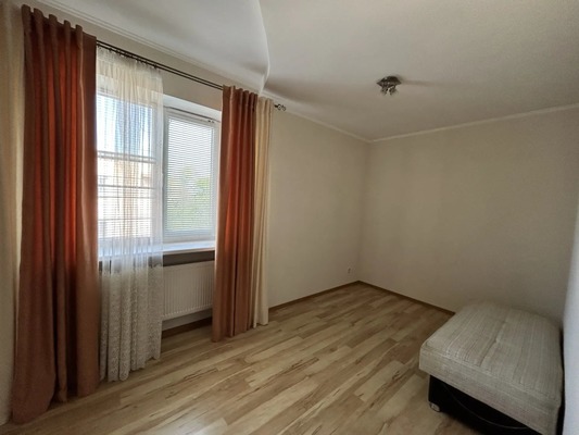 Продам двухкомнатную (2-комн.) квартиру, Первомайская ул, 10, Симферополь г
