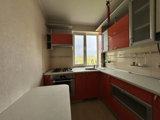 Продам двухкомнатную (2-комн.) квартиру, Первомайская ул, 10, Симферополь г