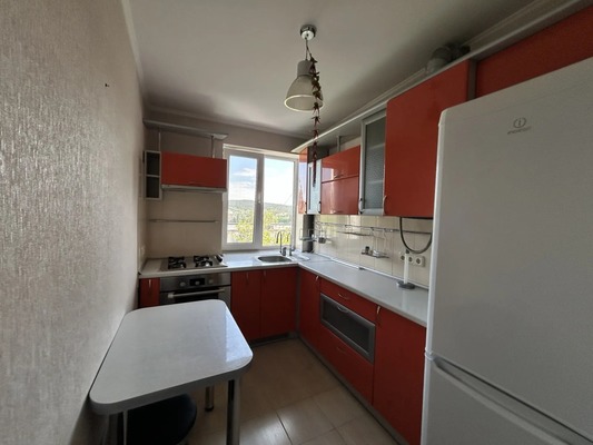 Продам двухкомнатную (2-комн.) квартиру, Первомайская ул, 10, Симферополь г