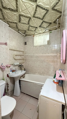Продам двухкомнатную (2-комн.) квартиру, им. Ю.А.Гагарина 1-я линия пр-кт, 14, Златоуст г