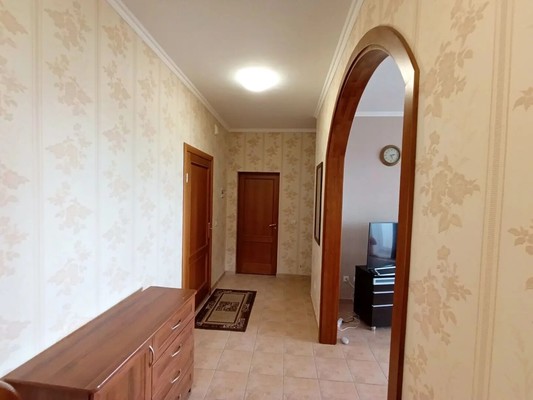Продам многокомнатную квартиру, Пионерская ул, 18кб, Светлогорск г