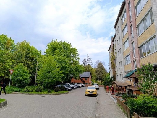 Продам многокомнатную квартиру, Пионерская ул, 18кб, Светлогорск г