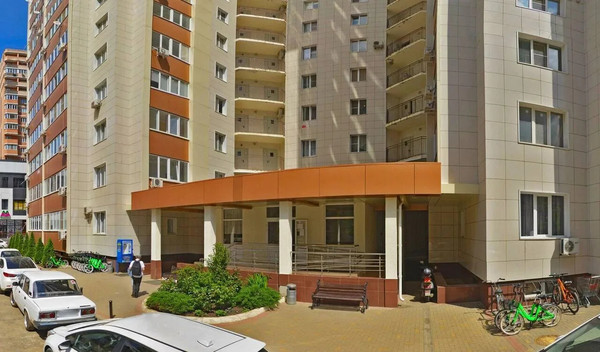 Продам двухкомнатную (2-комн.) квартиру, Домбайская ул, 102к1, Краснодар г