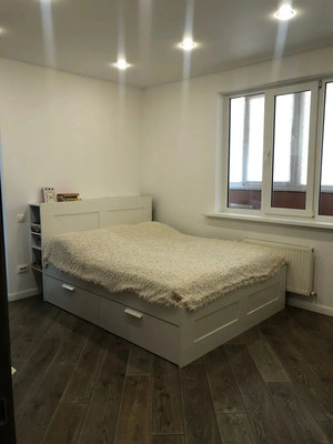 Продам двухкомнатную (2-комн.) квартиру, Домбайская ул, 102к1, Краснодар г