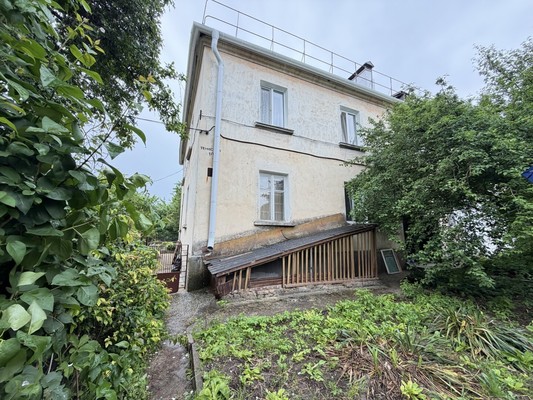 Продам трехкомнатную (3-комн.) квартиру, Тенистая ул, 10, Крымская Роза с