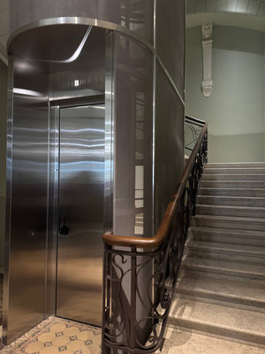 Продам трехкомнатную (3-комн.) квартиру, Дмитровка Б. ул, 9к1, Москва г