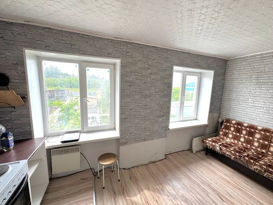 Продам трехкомнатную (3-комн.) квартиру, Кузнецова ул, 2, Сысерть п