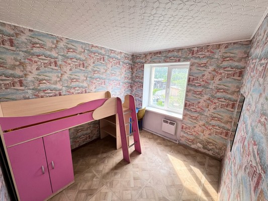 Продам трехкомнатную (3-комн.) квартиру, Кузнецова ул, 2, Сысерть п