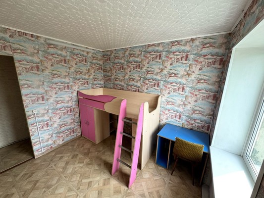 Продам трехкомнатную (3-комн.) квартиру, Кузнецова ул, 2, Сысерть п