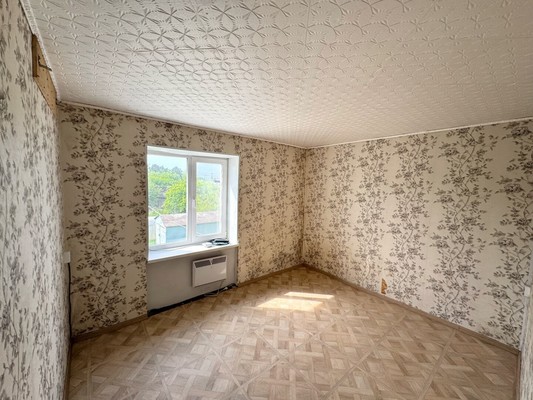 Продам трехкомнатную (3-комн.) квартиру, Кузнецова ул, 2, Сысерть п
