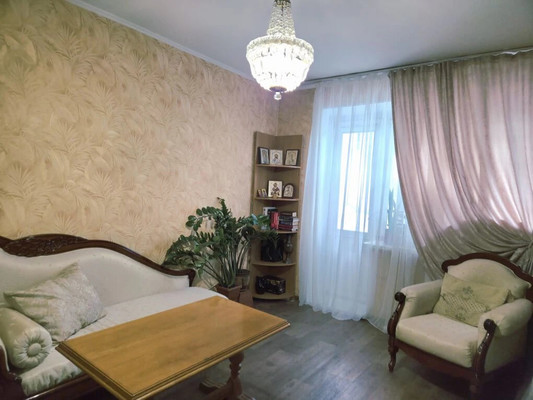 Продам двухкомнатную (2-комн.) квартиру, Свердловский пр-кт, 33ка, Челябинск г
