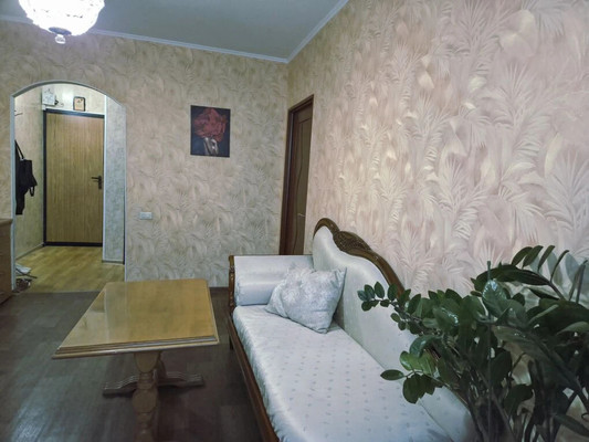 Продам двухкомнатную (2-комн.) квартиру, Свердловский пр-кт, 33ка, Челябинск г