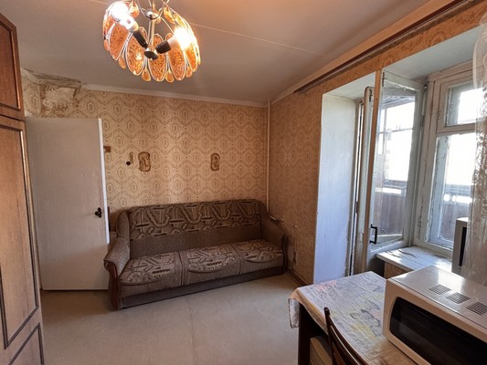 Продам трехкомнатную (3-комн.) квартиру, Костычева ул, 1, Брянск г