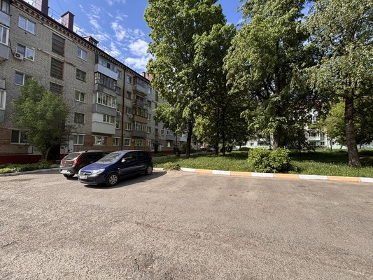 Продам трехкомнатную (3-комн.) квартиру, Костычева ул, 1, Брянск г