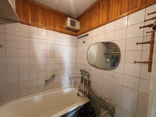 Продам трехкомнатную (3-комн.) квартиру, Костычева ул, 1, Брянск г