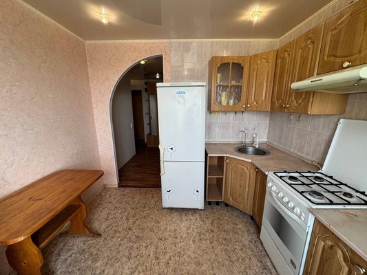 Продам двухкомнатную (2-комн.) квартиру, Первостроителей пр-кт, 15, Комсомольск-на-Амуре г