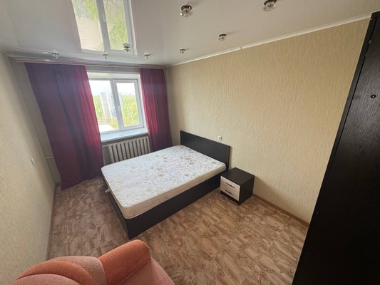 Продам двухкомнатную (2-комн.) квартиру, Первостроителей пр-кт, 15, Комсомольск-на-Амуре г