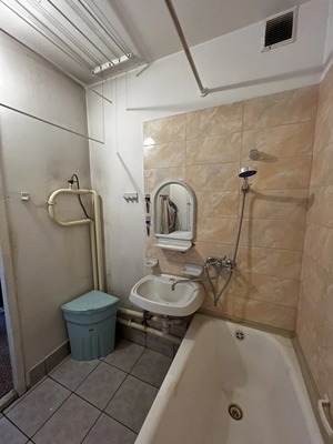 Продам двухкомнатную (2-комн.) квартиру, Волжский б-р, 8кк2, Москва г
