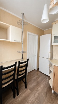 Продам трехкомнатную (3-комн.) квартиру, Мира пр-кт, 239в, Южно-Сахалинск г