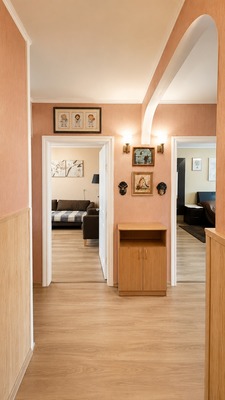 Продам трехкомнатную (3-комн.) квартиру, Мира пр-кт, 239в, Южно-Сахалинск г
