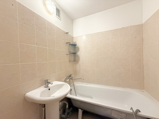 Продам трехкомнатную (3-комн.) квартиру, 1-й Рупасовский пер, 17а, Мытищи г