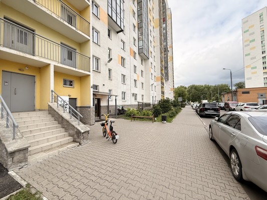 Продам трехкомнатную (3-комн.) квартиру, 1-й Рупасовский пер, 17а, Мытищи г