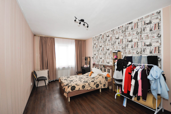 Продам трехкомнатную (3-комн.) квартиру, Комсомольская ул, 36Б, Долинск г