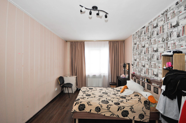 Продам трехкомнатную (3-комн.) квартиру, Комсомольская ул, 36Б, Долинск г