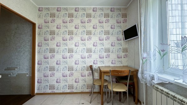Продам двухкомнатную (2-комн.) квартиру, Больничная ул, 36А, Южно-Сахалинск г