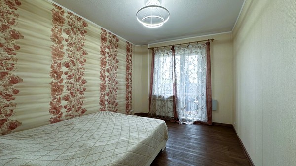 Продам двухкомнатную (2-комн.) квартиру, Больничная ул, 36А, Южно-Сахалинск г