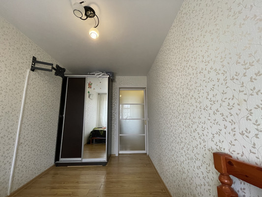 Продам двухкомнатную (2-комн.) квартиру, Строителей ул, 4, Михнево рп