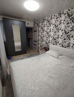 Продам двухкомнатную (2-комн.) квартиру, Радищева ул, 86, Симферополь г