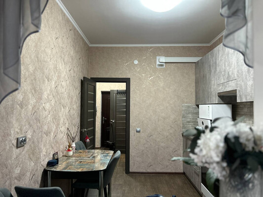 Продам однокомнатную (1-комн.) квартиру, Ковыльная ул, 94, Симферополь г