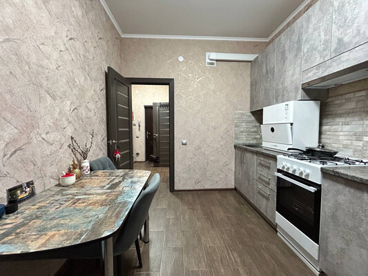 Продам однокомнатную (1-комн.) квартиру, Ковыльная ул, 94, Симферополь г
