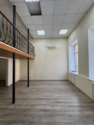 Продам трехкомнатную (3-комн.) квартиру, Жуковского ул, 26/7, Симферополь г