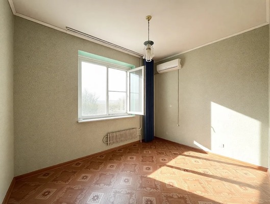 Продам двухкомнатную (2-комн.) квартиру, Малоземельская ул, 3, Новороссийск г