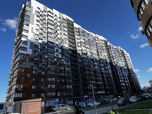 Продам трехкомнатную (3-комн.) квартиру, Командорская ул, 15, Краснодар г