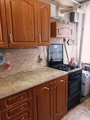 Продам двухкомнатную (2-комн.) квартиру, Островского ул, 10, Малаховка рп