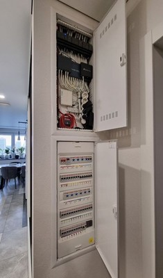 Продам многокомнатную квартиру, Лавриненко ул, 13к2, Москва г