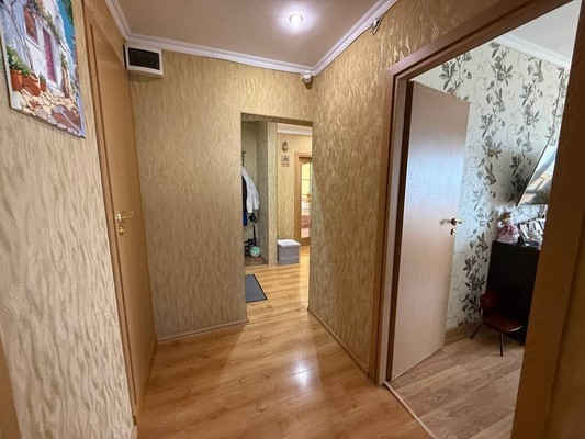 Продам трехкомнатную (3-комн.) квартиру, Маршала Жукова ул, 3, Симферополь г
