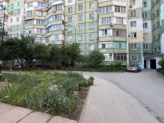 Продам трехкомнатную (3-комн.) квартиру, Маршала Жукова ул, 3, Симферополь г