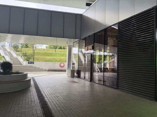 Сдам торговое помещение 154 м2, Очаковское ш, 3А, Москва г