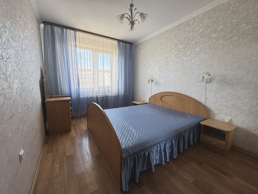 Сдам трехкомнатную (3-комн.) квартиру, Согласия ул, 8, Калининград г