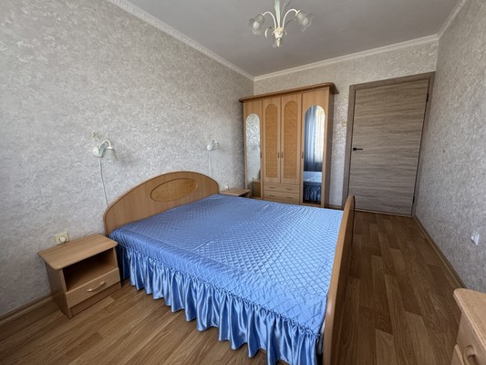 Сдам трехкомнатную (3-комн.) квартиру, Согласия ул, 8, Калининград г