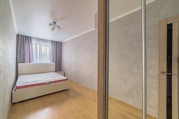 Продам двухкомнатную (2-комн.) квартиру, Циолковского ул, 33, Пенза г