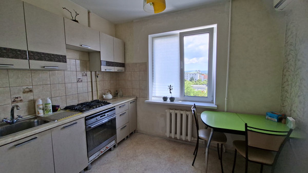 Продам однокомнатную (1-комн.) квартиру, Железнодорожная ул, 12, Симферополь г
