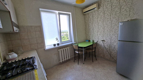 Продам однокомнатную (1-комн.) квартиру, Железнодорожная ул, 12, Симферополь г