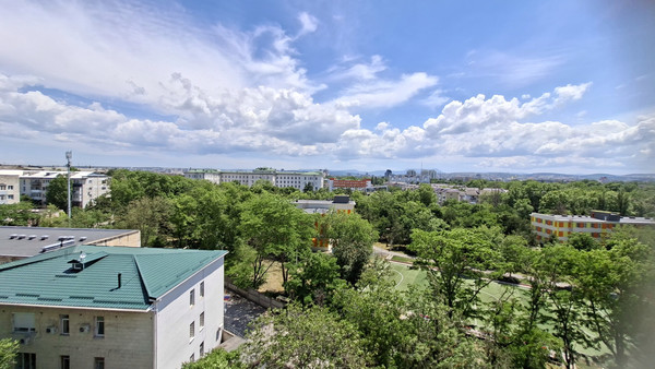 Продам однокомнатную (1-комн.) квартиру, Железнодорожная ул, 12, Симферополь г