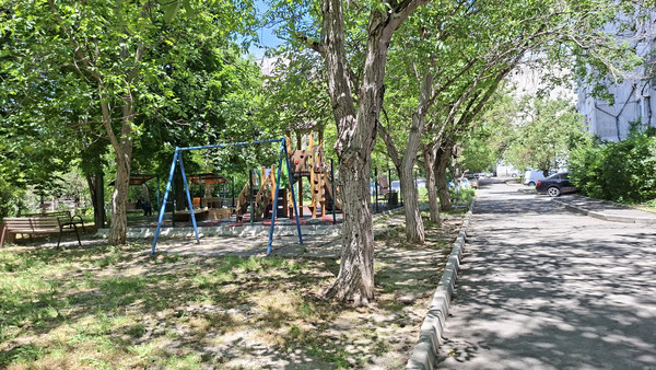 Продам однокомнатную (1-комн.) квартиру, Железнодорожная ул, 12, Симферополь г