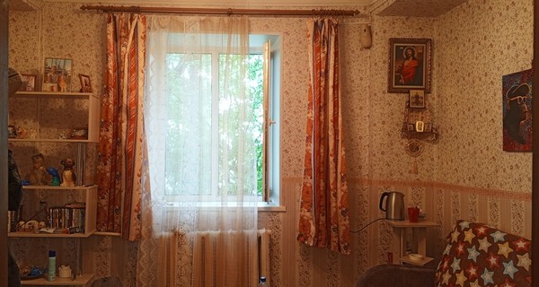 Продам комнату в 3-комн. квартире, Киевская ул, 9/2, Гатчина г